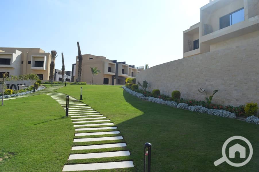 10 7d1ba1f7-f6bb-4d70-bb0b-2a5910475a66. jpg