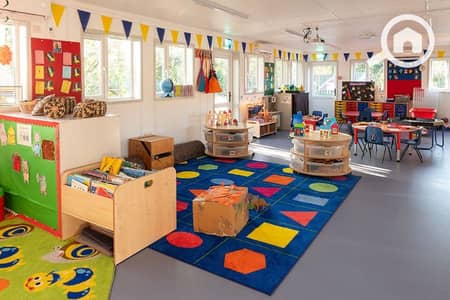 عقارات تجارية اخرى  للبيع في الشيخ زايد، الجيزة - بسعر مميز حضانة بعائد مجزى للبيع