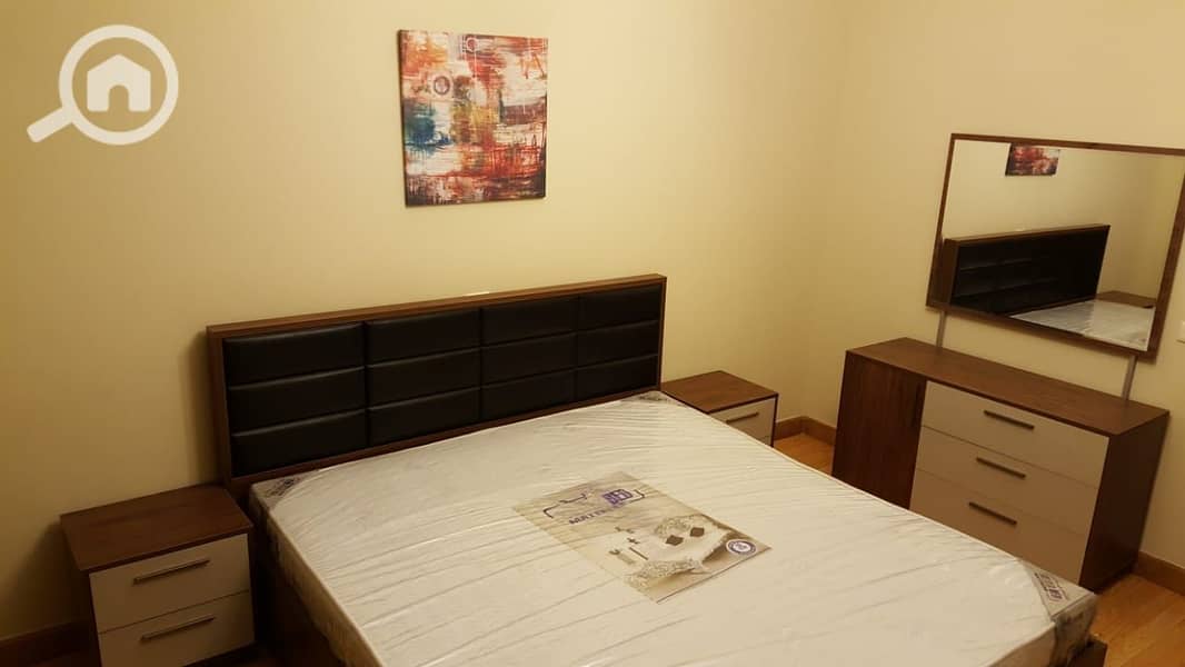 4 c291eea7-658d-43fa-8753-1fe849fd4281. jpeg