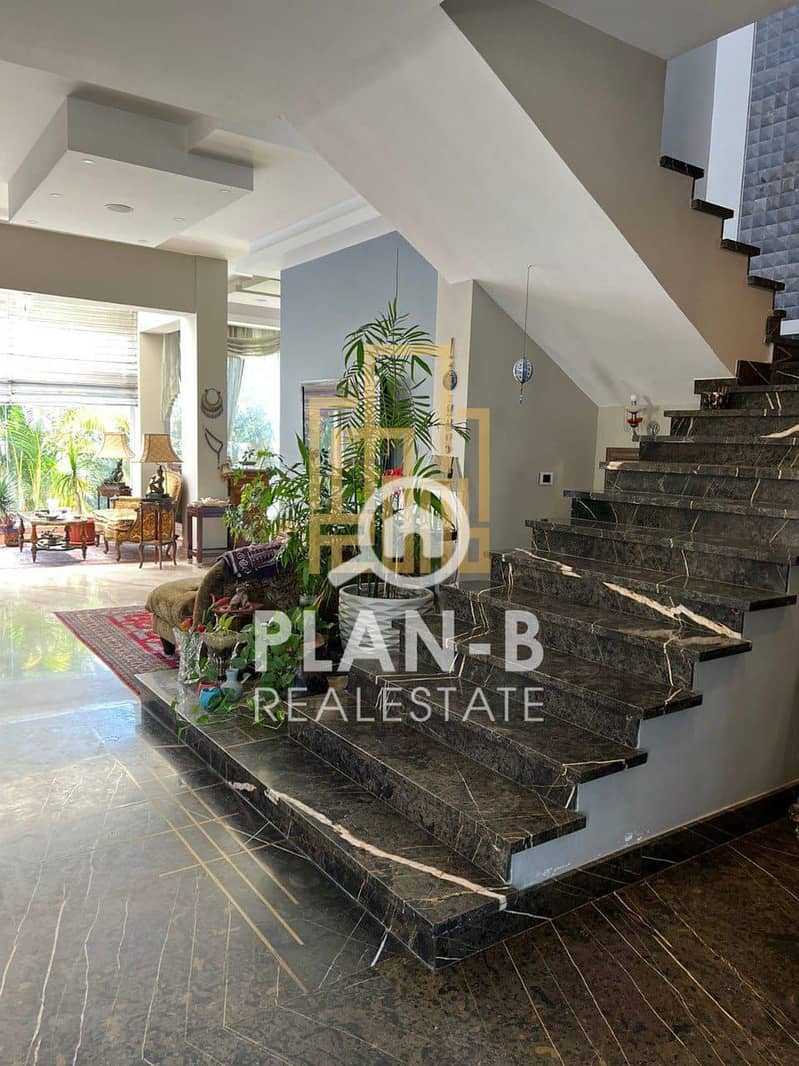 3 020f07f9-ff89-4846-a11f-ab8bce409fe3. jpeg