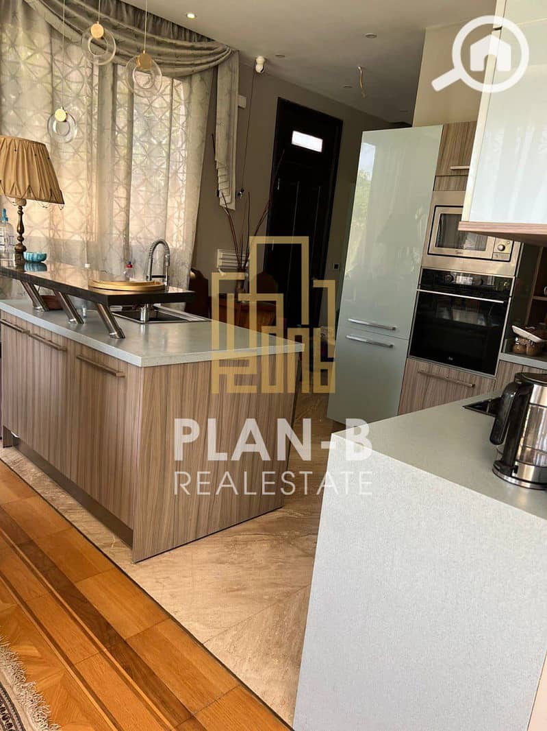 4 4b8f5312-a8de-4172-a792-3da098bd06e7. jpeg