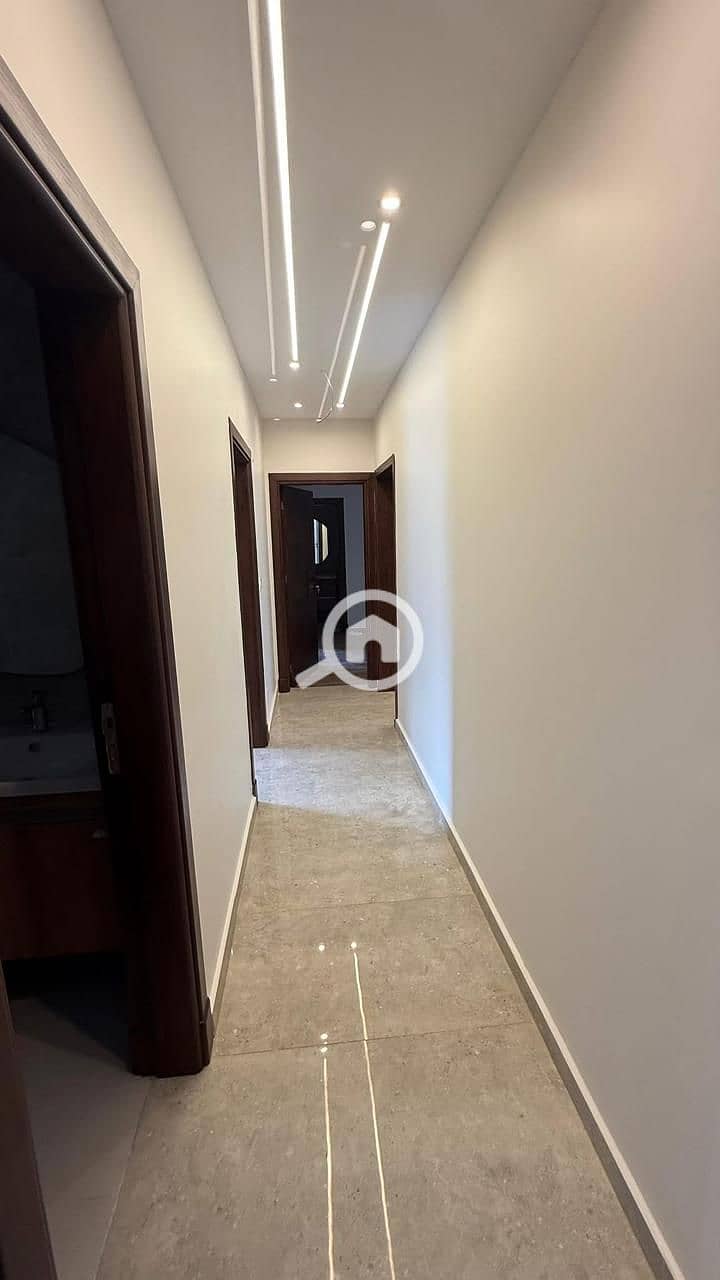 4 25ef3c3b-4bde-48e0-8a84-efaf0507aef9. jpeg