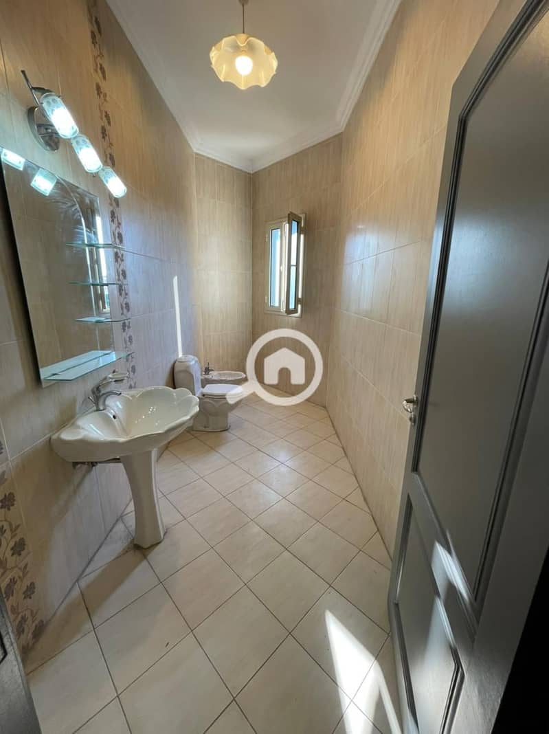 4 WhatsApp Image 2025-11-13 at 23.47. 18_18373b5a. jpg