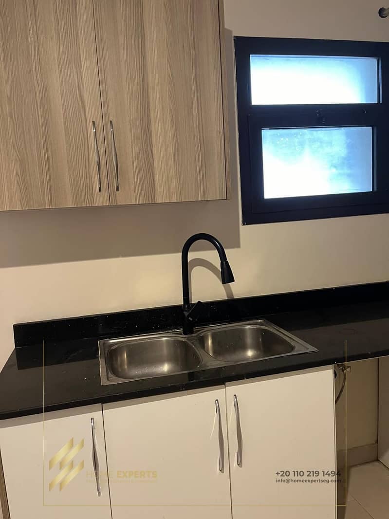 6 155b0f8c-4120-4612-8105-ca29d6b4e13b. jpg