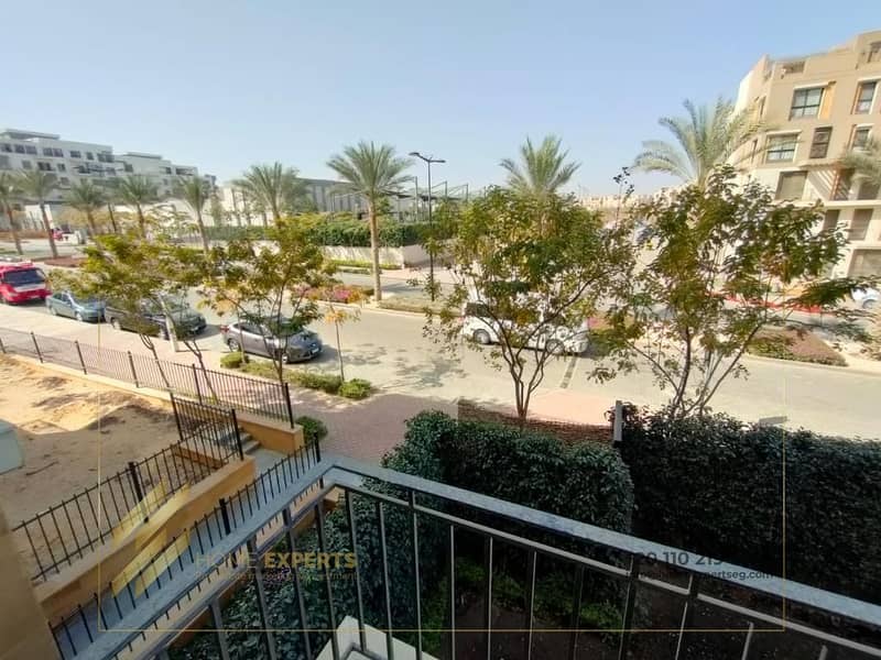 10 db877efc-bae1-4dba-a572-34ce50bf6b70. jpg