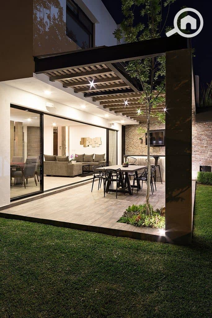 2 1e8a96d4-b8e5-4e4c-8b51-d0c0ebc6302b. jpg