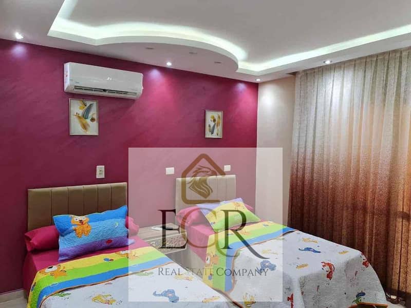 4 2d404735-d675-4fab-9fa0-4d512aca8807. jpg