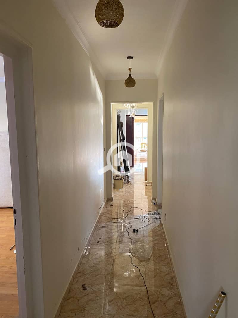 4 e4fe0842-6ced-4bb5-af51-69c42bc2abf2. jpg