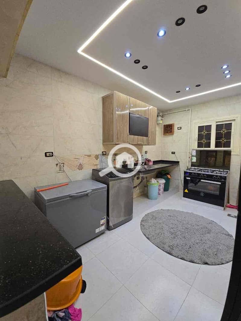 10 e179c484-e7e2-42df-819f-8880cb4de097. jpg