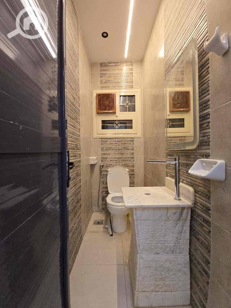 12 d20daf99-6286-4a08-8491-e558b74b23aa. jpg