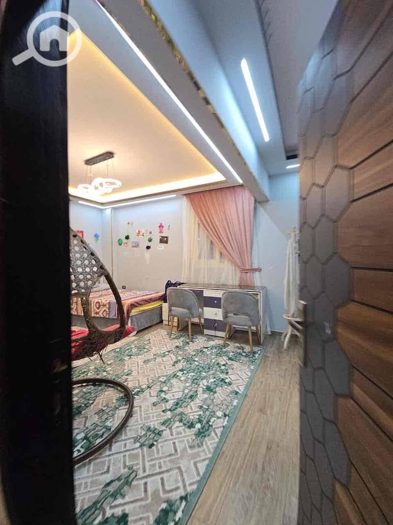 17 7d4d80bc-ce4a-474e-afb8-049dab1fbfe8. jpg