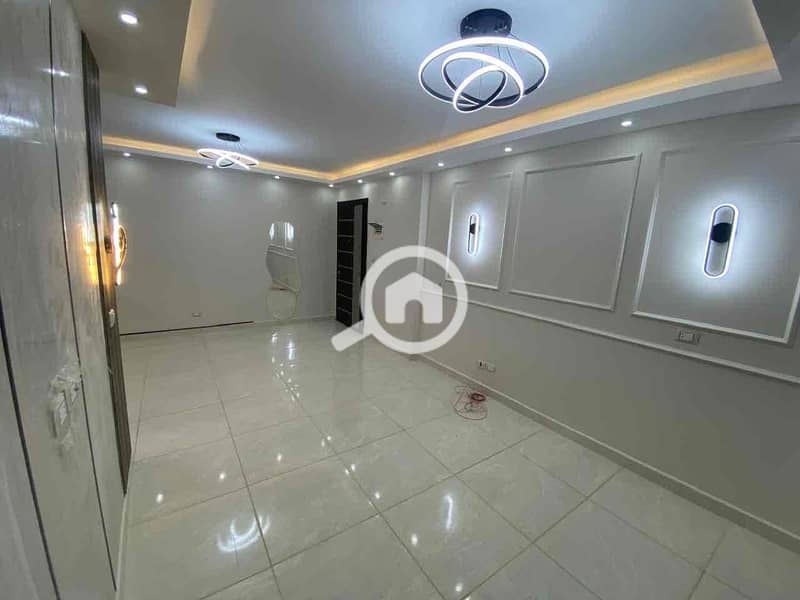 3 4f115945-4806-4d8c-b216-70e5e683cb20. jpg