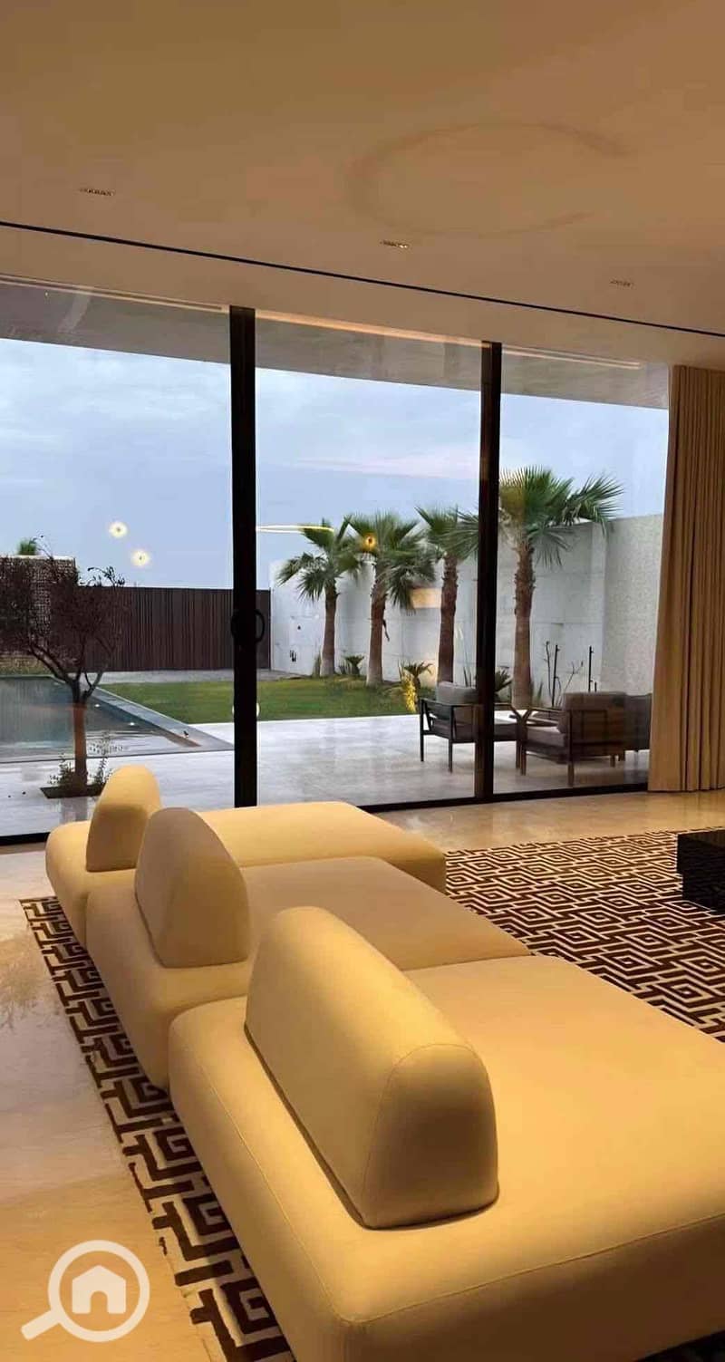 2 6306ed4a-a172-4fed-bf29-dc1b2bb9fe45. jpg