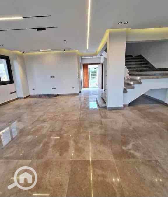 7 8f8e430c-dd33-4c64-aff0-b204abca6f16. jpg