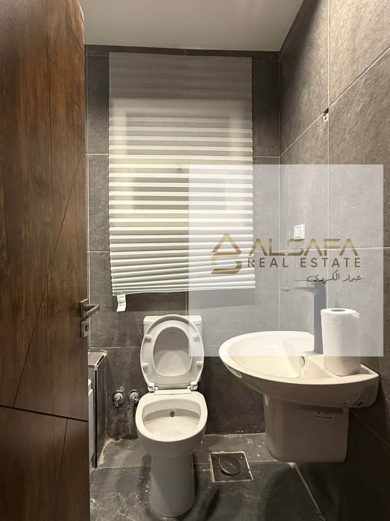 4 WhatsApp Image 2025-11-14 at 3.39. 45 PM (1). jpeg