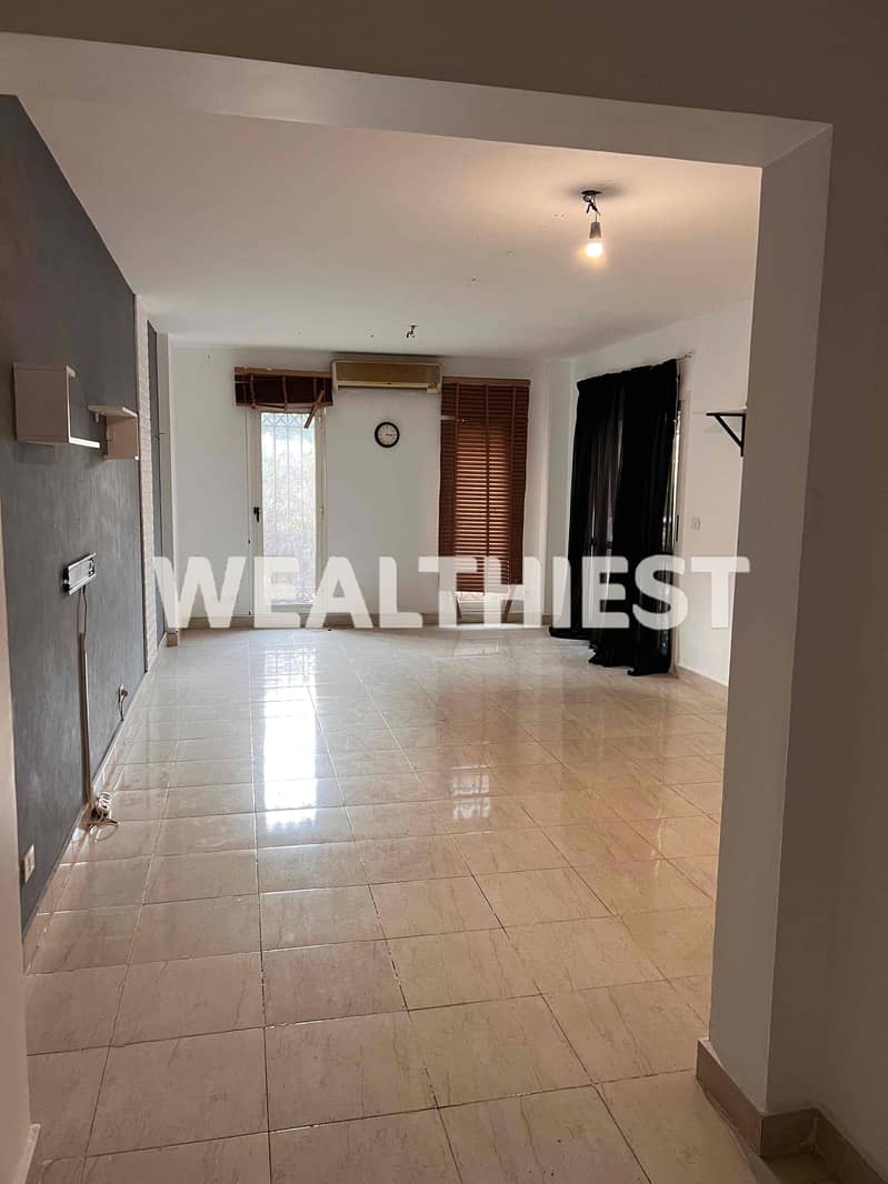 15 ef96383c-390a-43a7-b249-66defd6b87b1. jpg