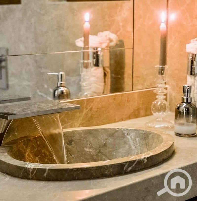 12 20f500b6-e5e9-4c75-a16e-90bac52b52db. jpg