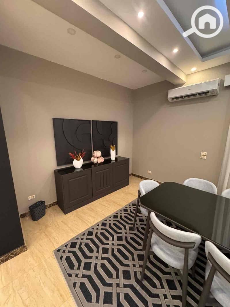 8 5da8fe5e-793f-472f-91b4-924ad8585601. jpg