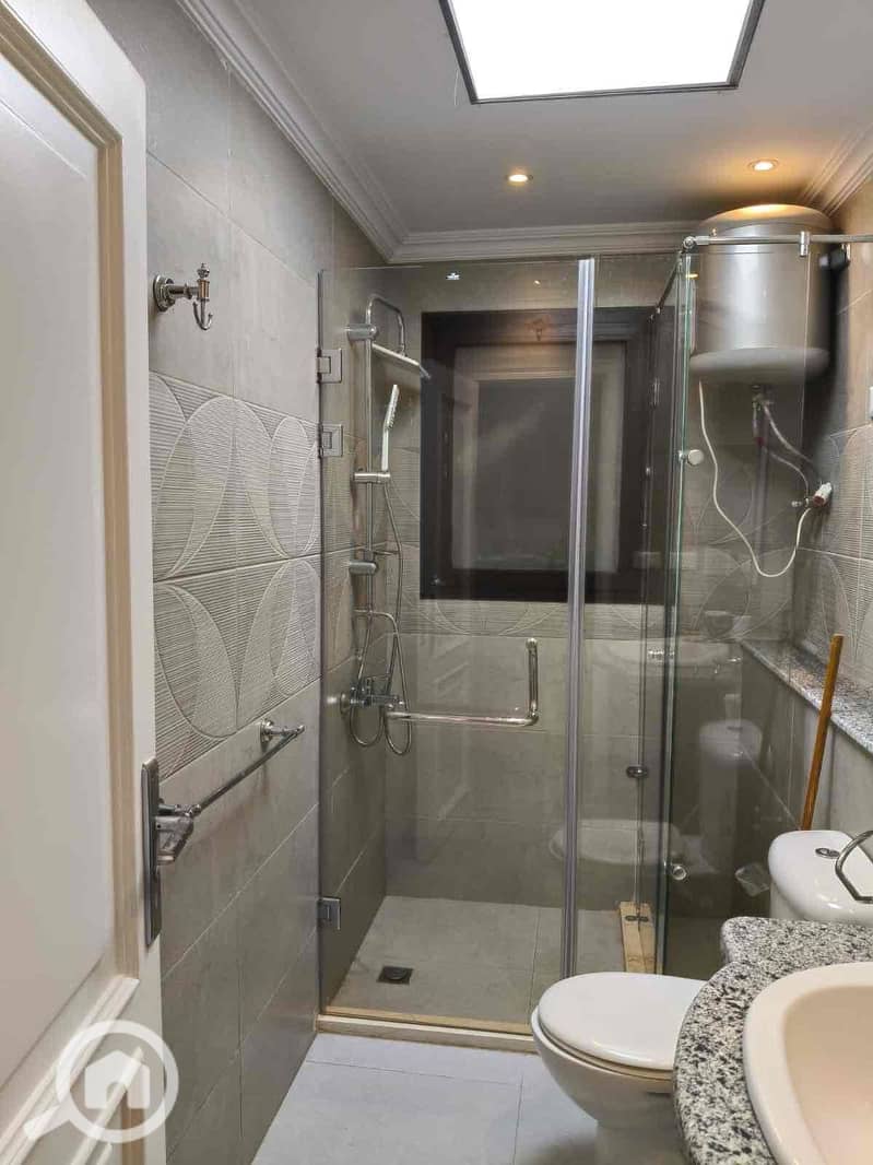 23 d6918d7a-e407-4143-8fe1-ed46cc6cdd7a. jpg