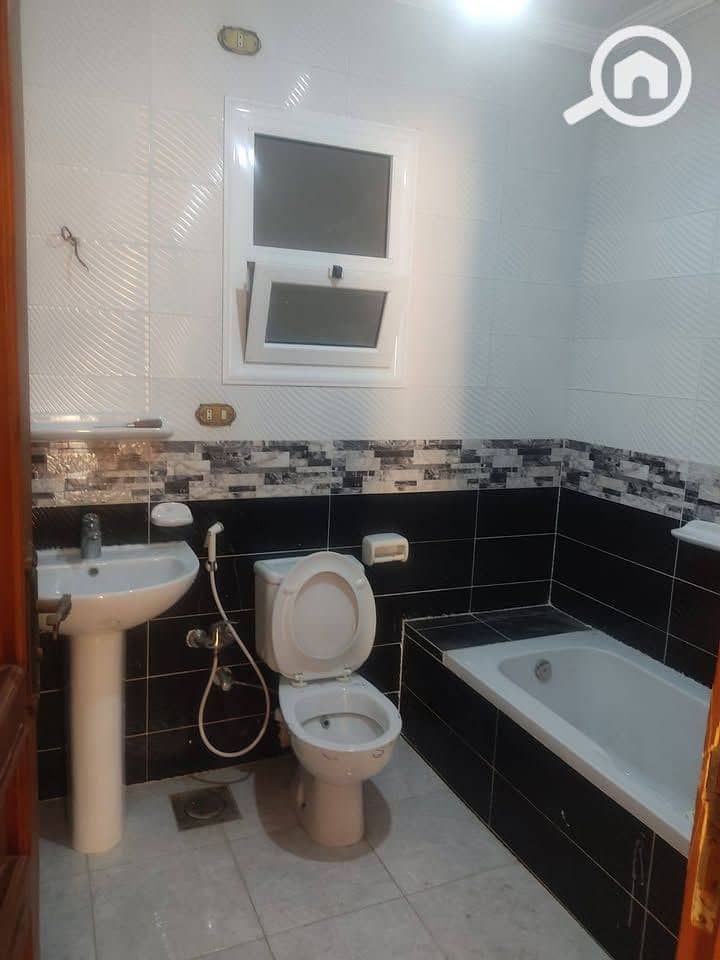 8 574571865_25419971727594846_118184567916692879_n. jpg