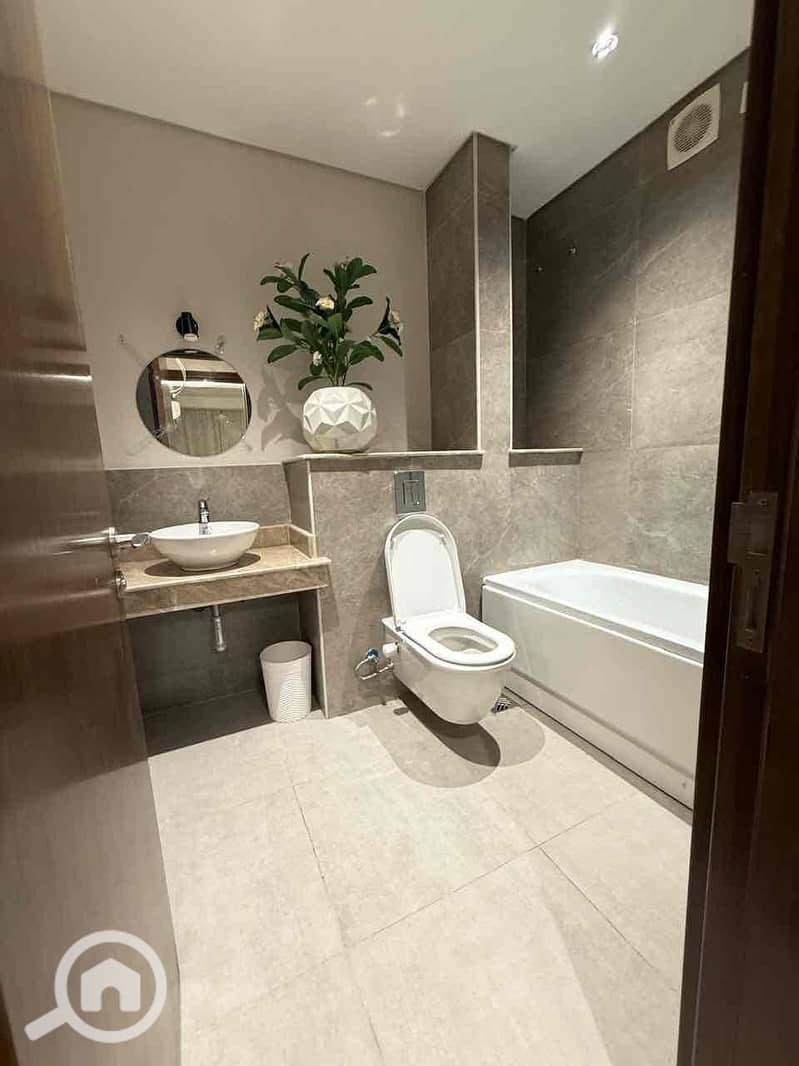 5 716b159d-17ec-4139-b958-a28728300721. jpg