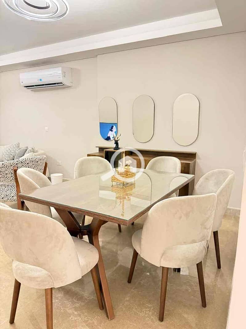 21 612cf4e3-5b51-4629-a9cd-e9d616841bc7. jpg