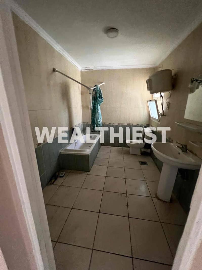 16 ca574303-0839-440b-9bba-3f75a5a19ed5. jpg