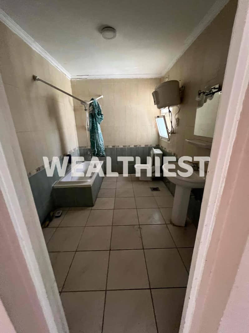 18 ff86af17-294c-4f7f-936d-d5feb948e2d3. jpg