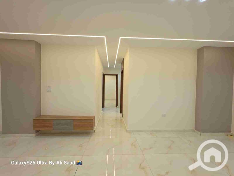 1000932971. jpg 1000932971. jpg