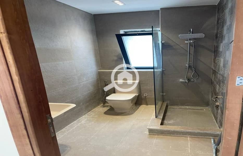 7 a84adadb-ea9e-4936-bc56-ed389551939c. jpg