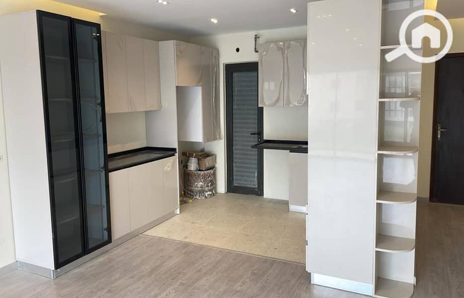 8 e9708622-eb2b-4371-9118-a5942ff779c2. jpg