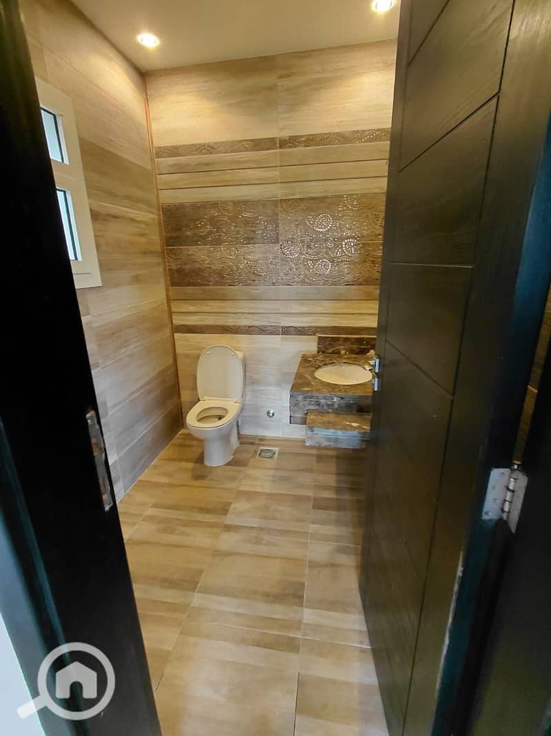 4 WhatsApp Image 2025-11-05 at 6.19. 36 PM (1). jpeg