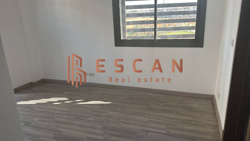 2 U445570 (29). jpeg