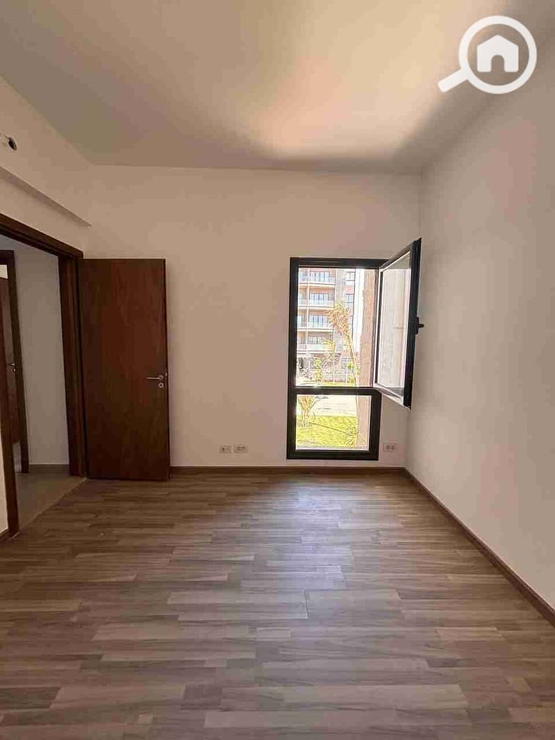 1000503042. jpg 1000503042. jpg