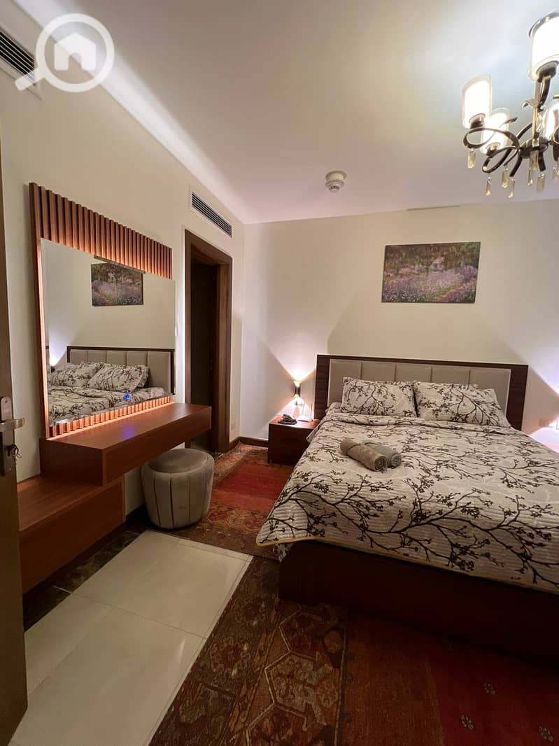 10 c4996071-929b-4c39-b22a-8ca9f16d030a. jpg