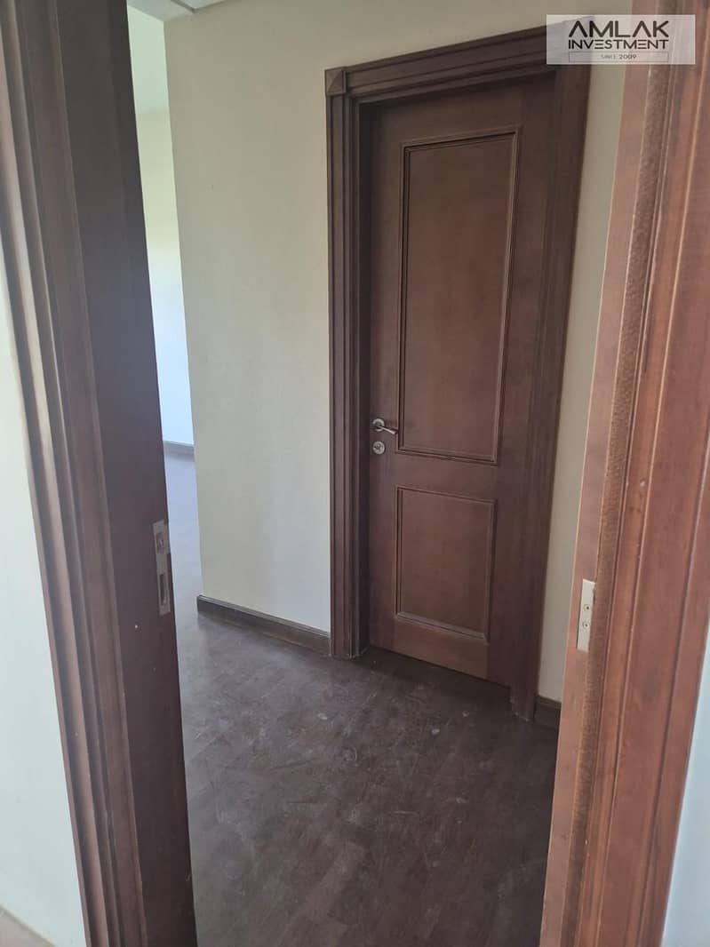 3 4c527e67-e8c2-4057-bd93-215ee08917e8. jpeg