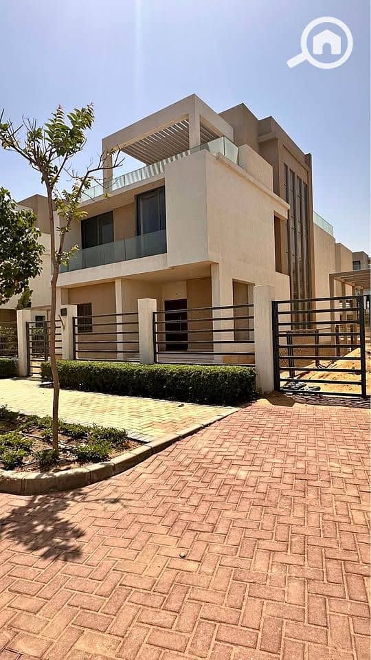 8 569605470_1296155748974295_2395070666344279884_n. jpg