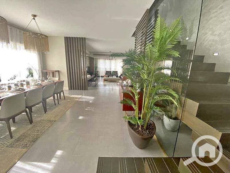 3 574453369_1563290428021956_5315956836141828176_n. jpg