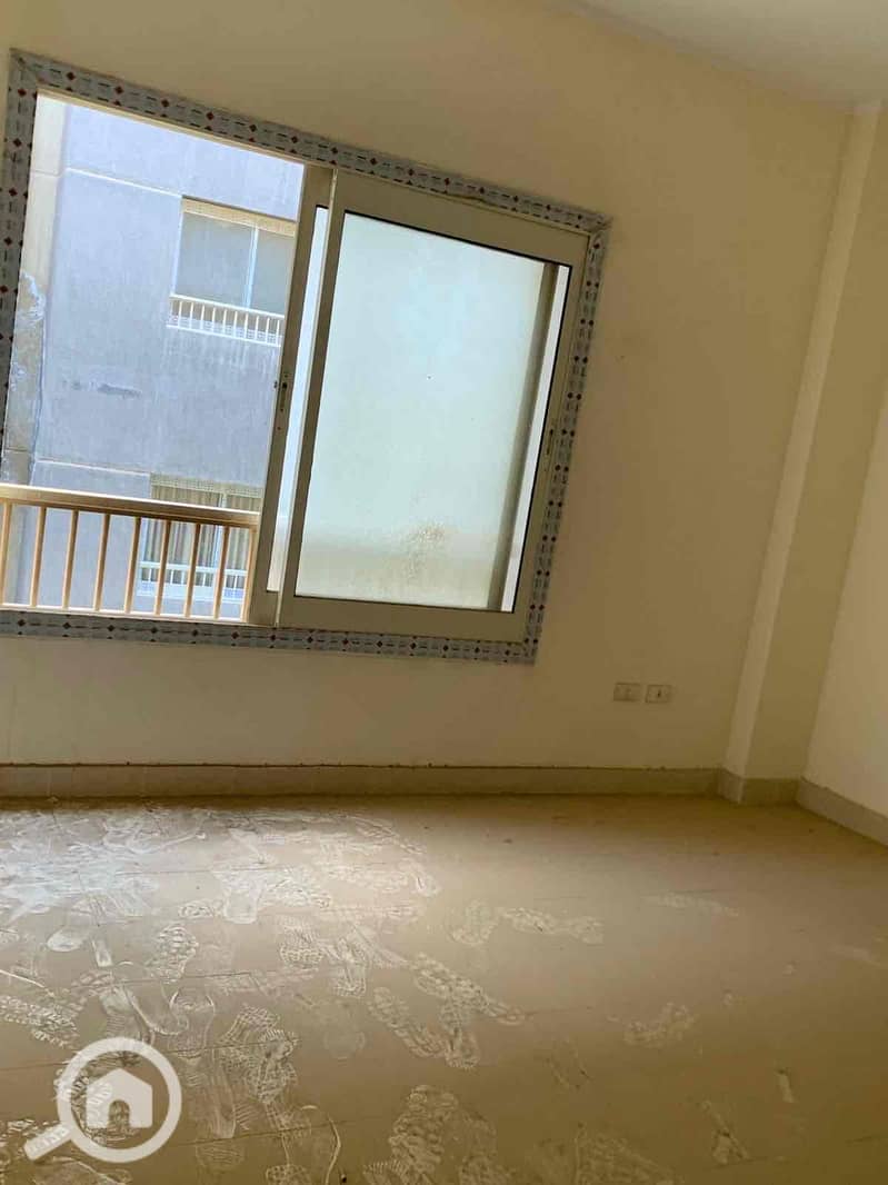 12 7ce2f162-a0cf-4c91-84d2-aa51d47c9581. jpg