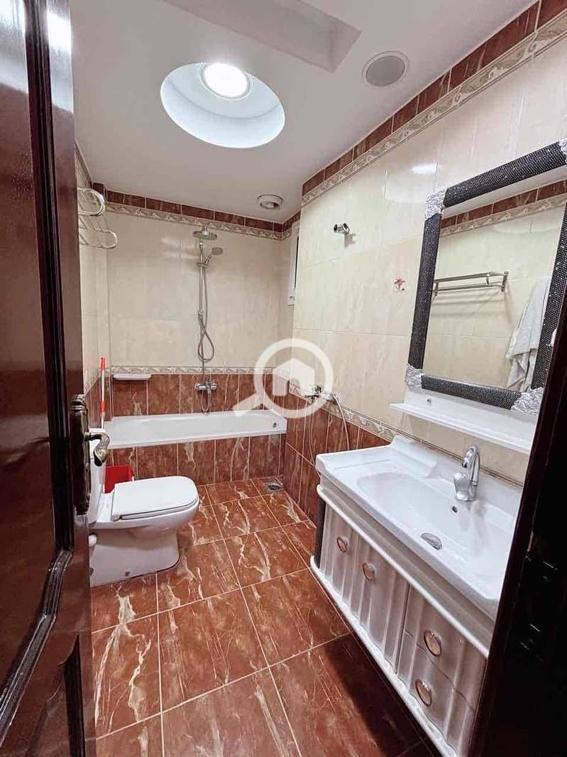 9 e9d2c112-7263-4f5f-8e97-aa004fb22ff1. jpg