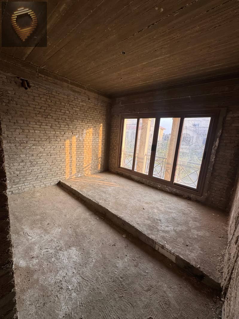 9 WhatsApp Image 2025-11-14 at 23.24. 29_14756d64. jpg