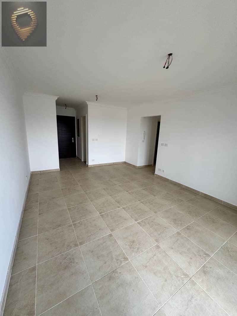 4 ae5f2e3e-f990-45c6-9870-265a4eb809cd. jpg