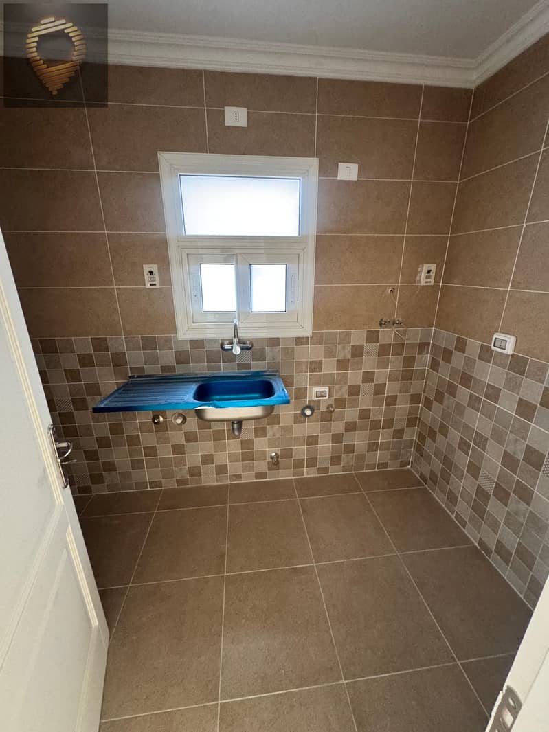 11 WhatsApp Image 2025-11-15 at 00.33. 13_1b831dcf. jpg