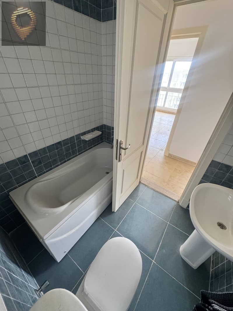 13 WhatsApp Image 2025-11-15 at 00.33. 13_d83f961e. jpg