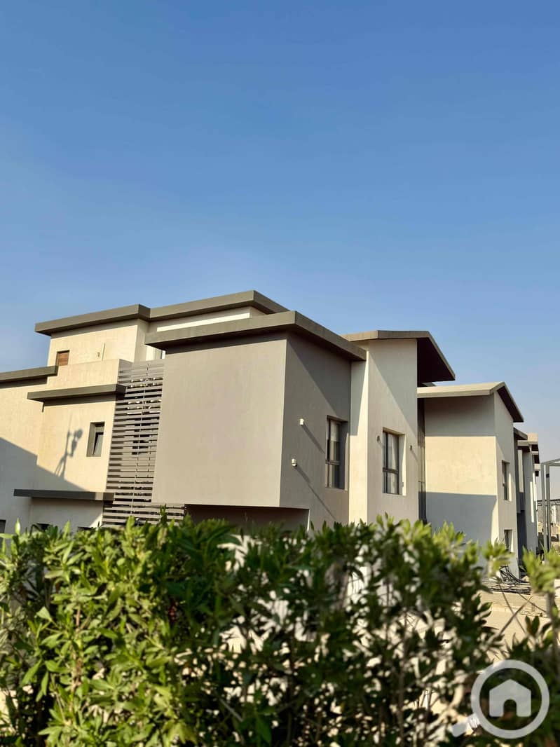 2 8b76dc97-9da0-4ed5-aa38-512bea32456a. jpg