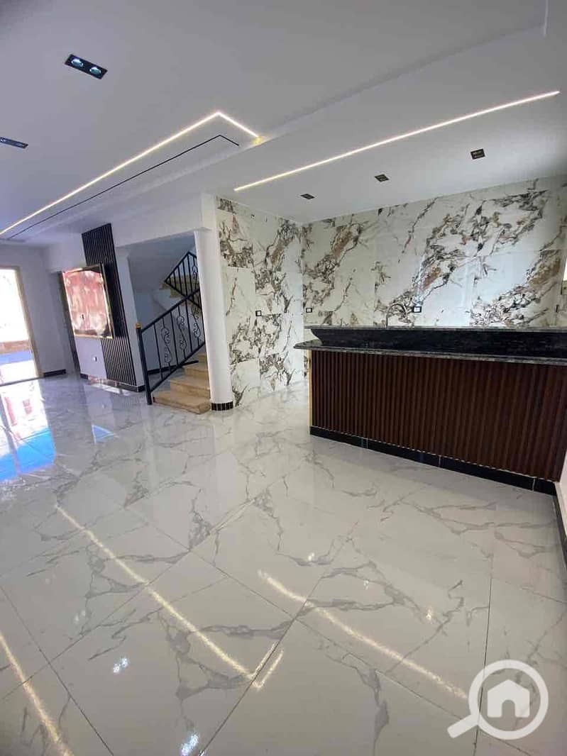 2 9503a937-4d03-47a0-80d8-dda878a884a3. jpg