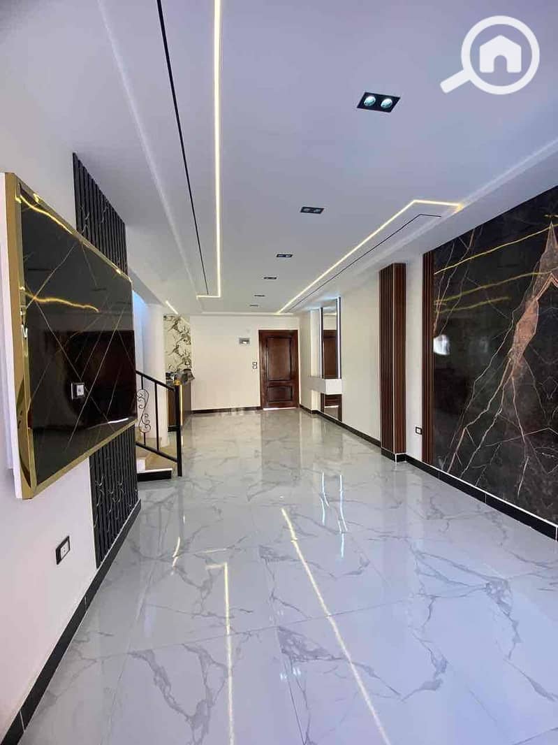 4 c2436ae7-f233-44ef-b5b0-c738c927bae6. jpg