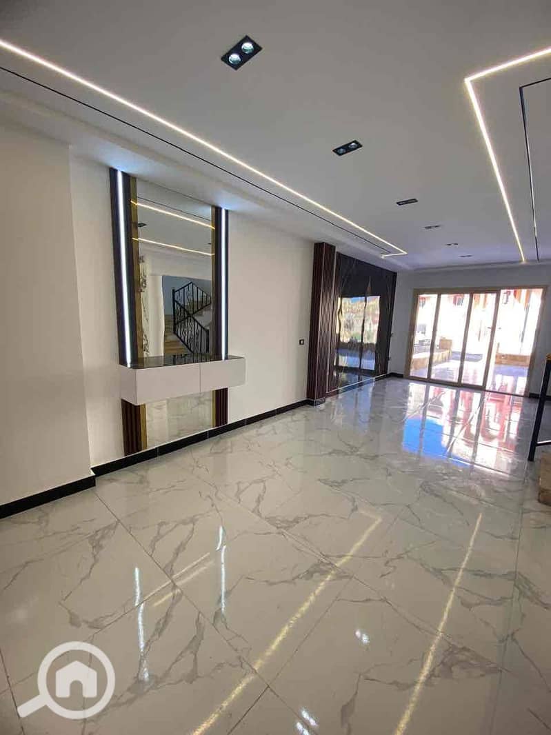 6 930bed77-2d19-4ad7-b00f-f8a7e23434df. jpg