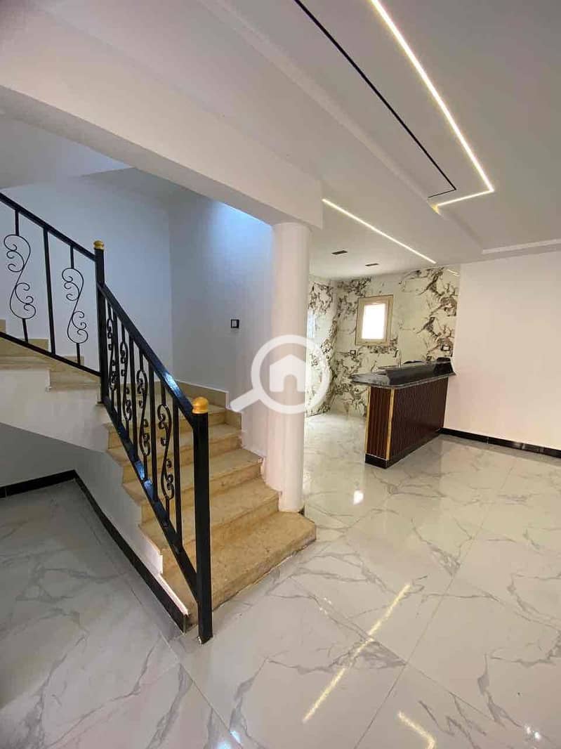 8 ff41dbe3-2c6e-452c-b579-bb621c737248. jpg