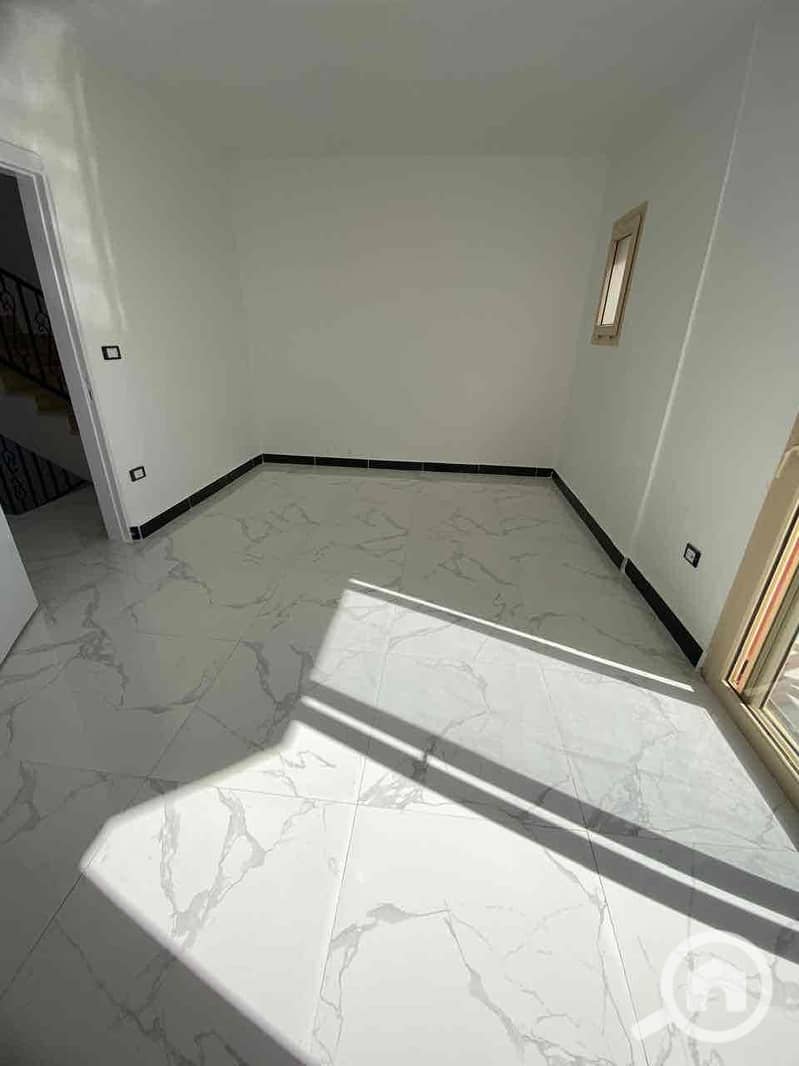 12 5839509d-b3e3-477f-84e8-138275a75223. jpg